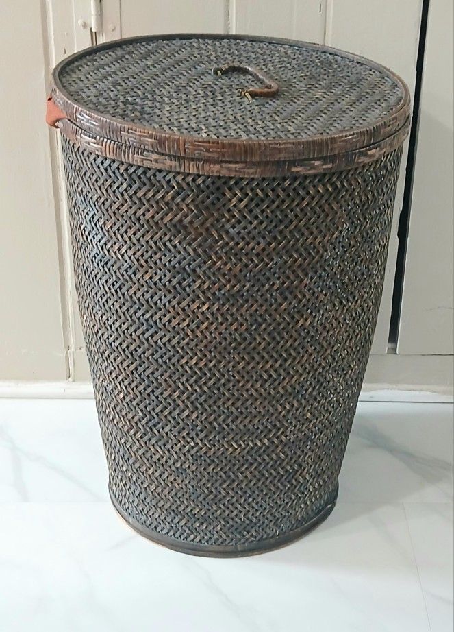 Beautiful Rattan Hamper Laundry Basket With Lid & Removable Liner