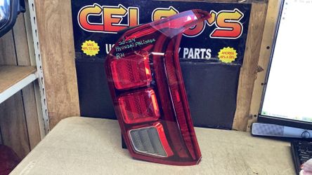 20 24 Hyundai Palisade RH Tail Light FULL LED OEM.