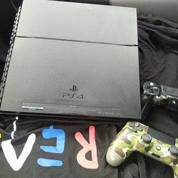 PS4 With 2 Controllers
