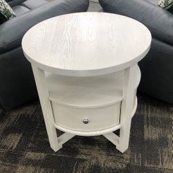 Three piece occasional table set
