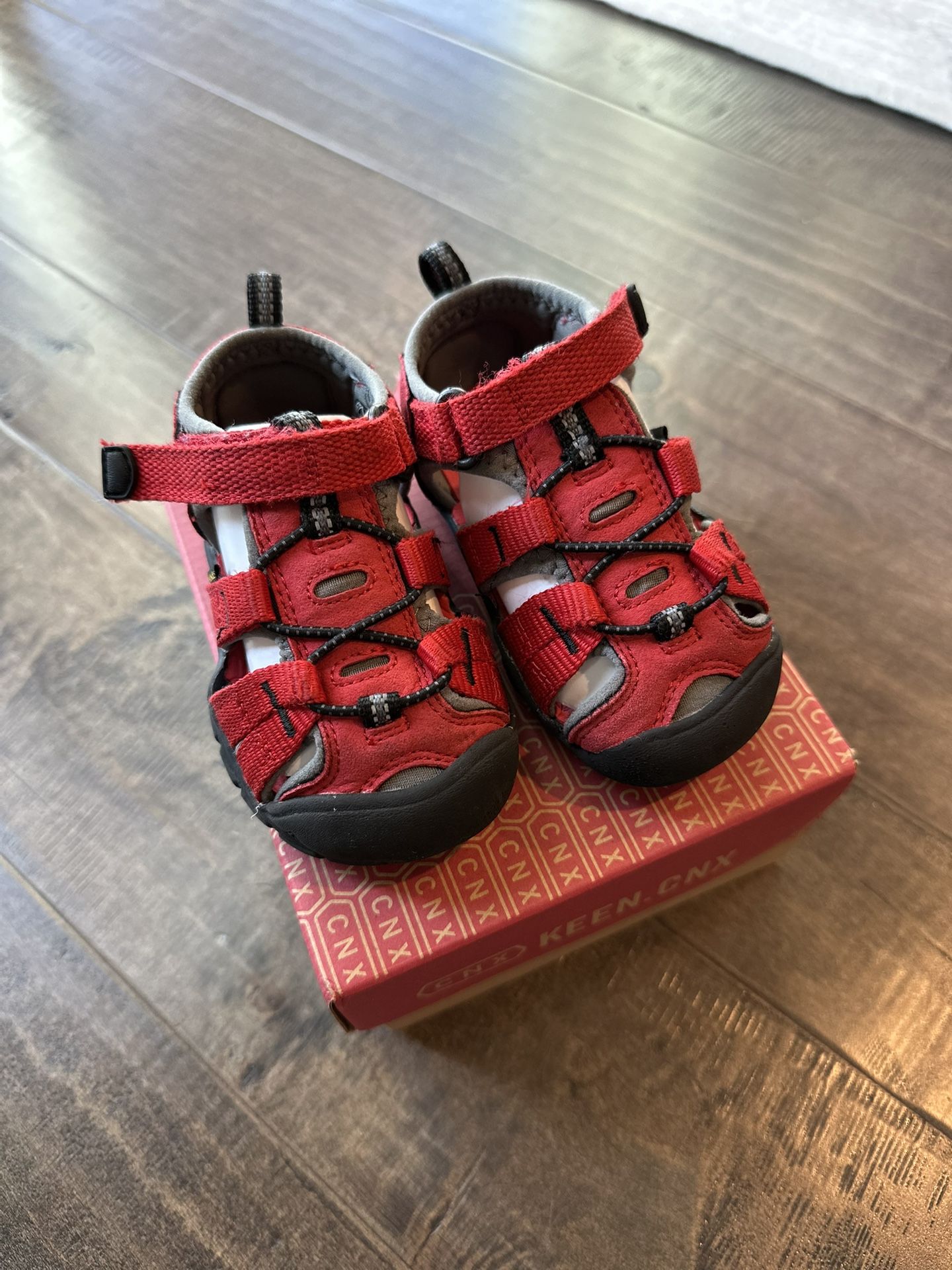 Keen Sandals Size 6