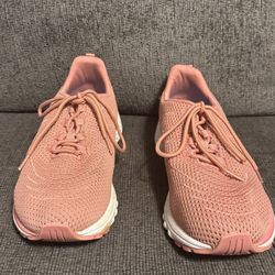 Women’s Size 10 Propet Sneakers
