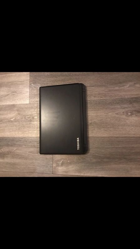 Toshiba - Satellite 15 in laptop