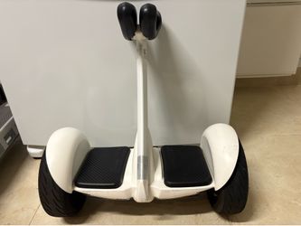 Ninebot S,segway self balancing, scratches on the sides, includes charger