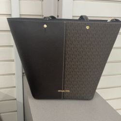 New MICHAEL KORS Purse