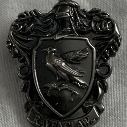 Warner Bros Wizarding World of Harry Potter Raised Ravenclaw Crest Pin
