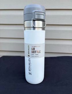 STANLEY THE QUICK FLIP STAINLESS STEEL INSULATED GO BOTTLE POLAR WHITE 24oz