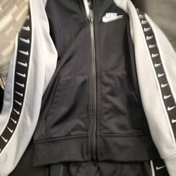 4t nike outlet sweatsuit