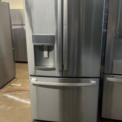 NEW OPEN BOX GE FRENCH STYLE REFRIGERATOR 