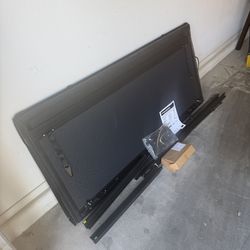 Rough Country Tri-Fold Truck Bed Cover 6'7" - Never Used and bought for $920