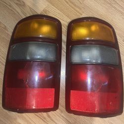 2000-2006 Chevy Tahoe Tail Lights