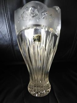 Oneida crystal vase