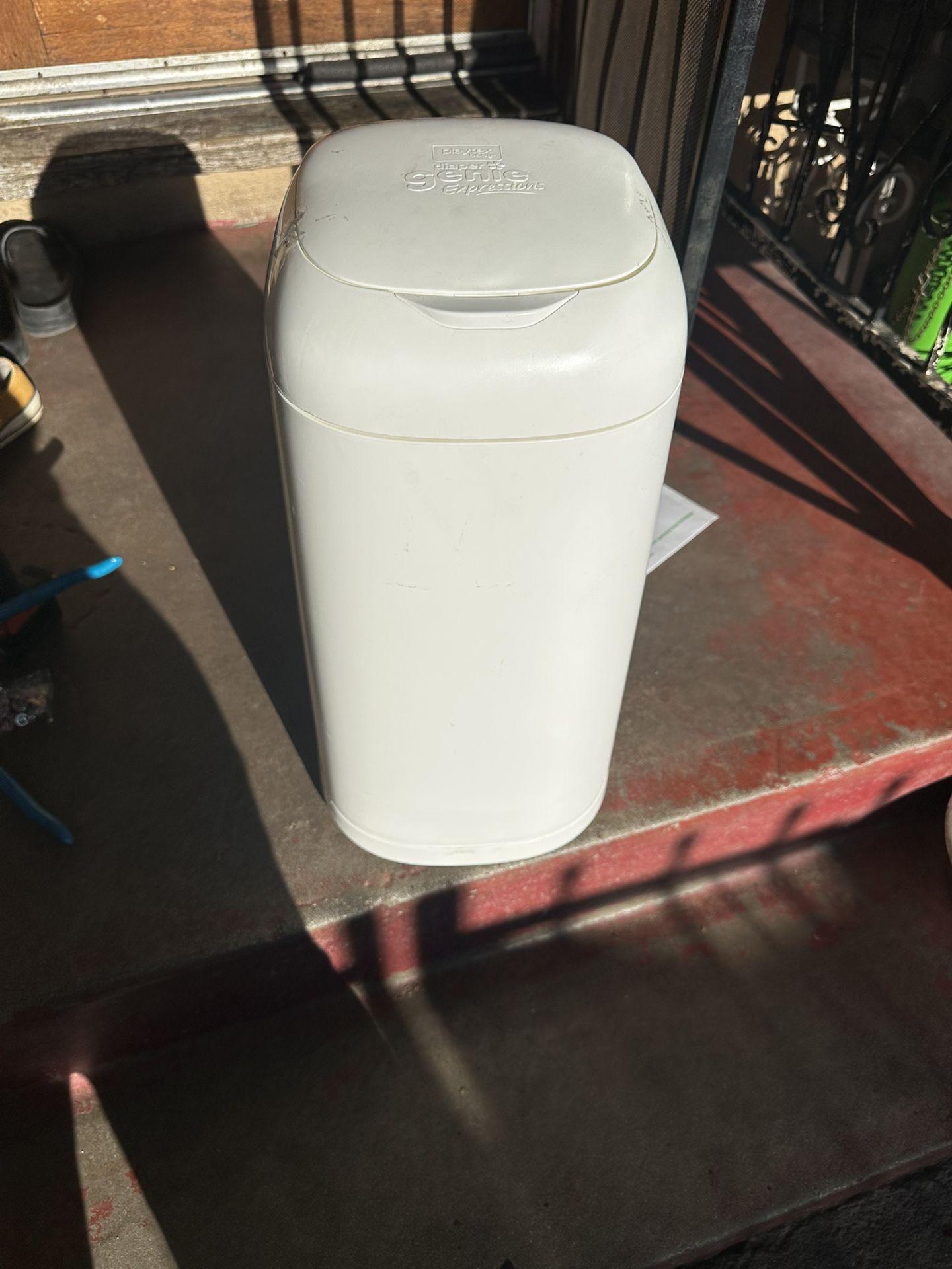 Diaper genie 