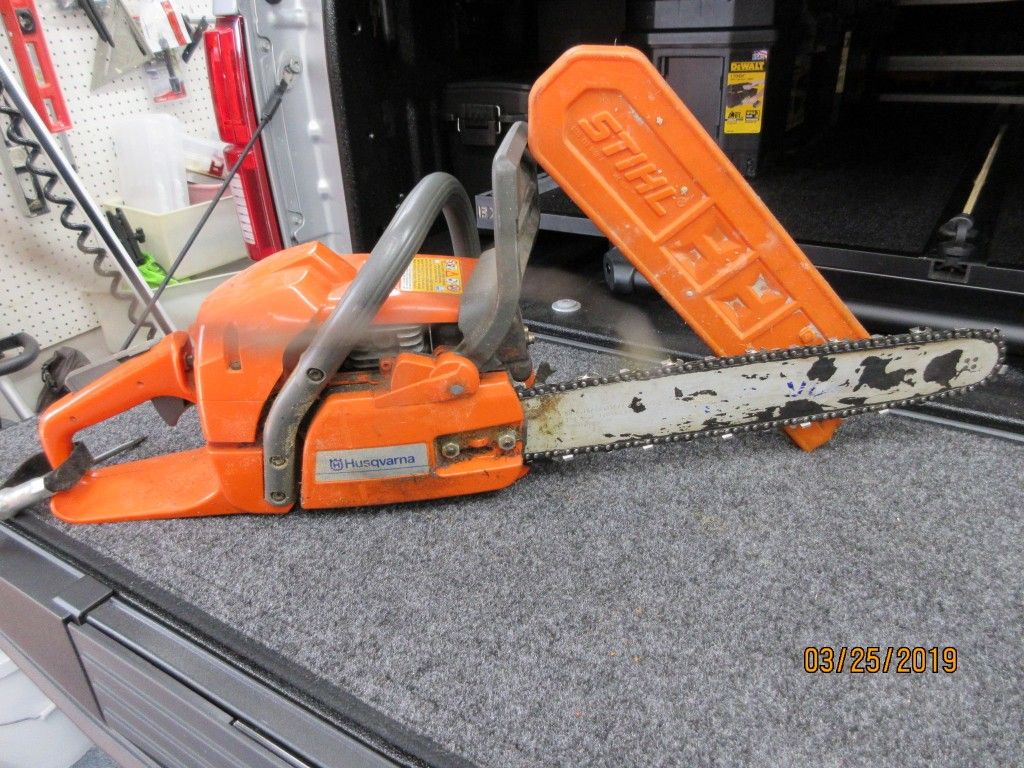 Husqvarna 340 Chain Saw with SIX Chains for Sale in Virginia Beach, VA