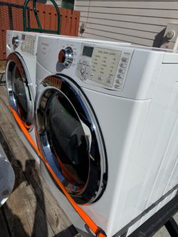 Frigidaire Affinity Washer and Dryer Set
