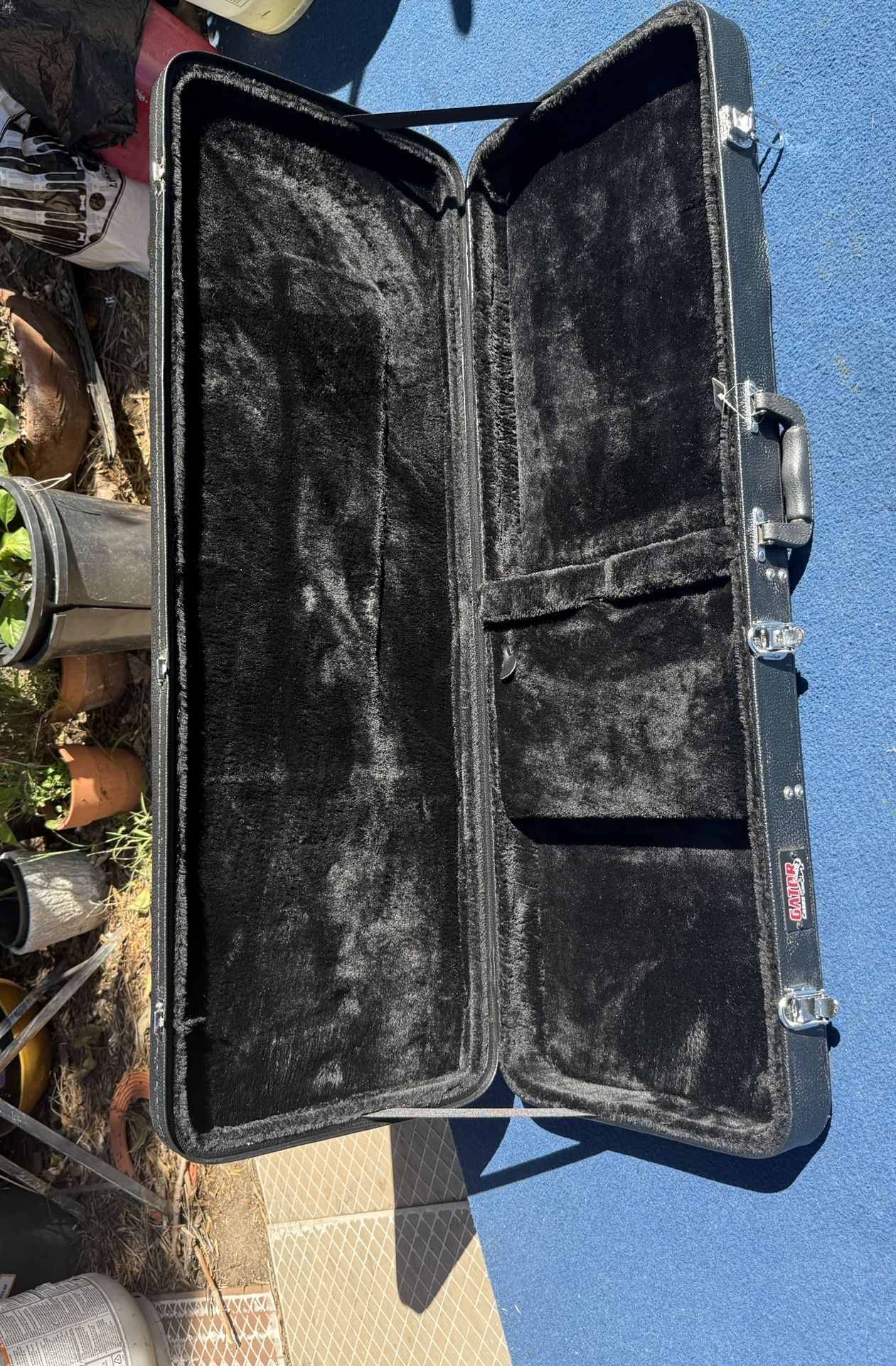 Gator Cases Hard-Shell Wood Case for Standard Electric Guitars, Fits Fender Strat/Tele Style (GWE-ELEC) 