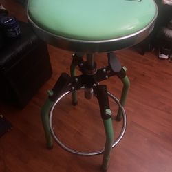 OEM TOOLS HYDRAULIC CHROME/NEON GREEN STOOL 