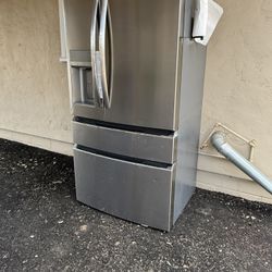 Frigidaire Gallery 4-Door French Door Refrigerator – Stainless Steel w/ Ice & Water