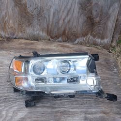 2019 Toyota Land Cruise OEM Original Rt Passenger Side Headlight