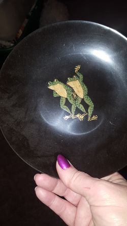Inlaid wood frog bowl