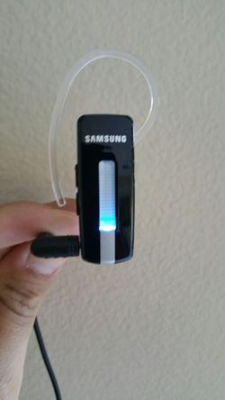 SAMSUNG BLUE TOOTH HEAD SET