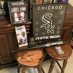 Chicago White Sox Souvenir lot including  autographed poster by Cy Young winner LaMarr Hoyt Chicago Tribune wooden White Sox baseball bat full size Au