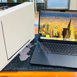 Macbook Air 15” M4 24GB RAM 512GB Apple warranty till 07/21/26 -Open Box Like New