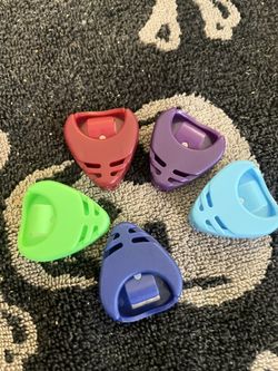 Pick Guitar Holder. Electric Guitar, Bass Guitar.