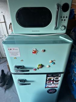 teal microwave