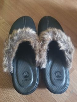Brand new Crocs For Sale 40 Dollars