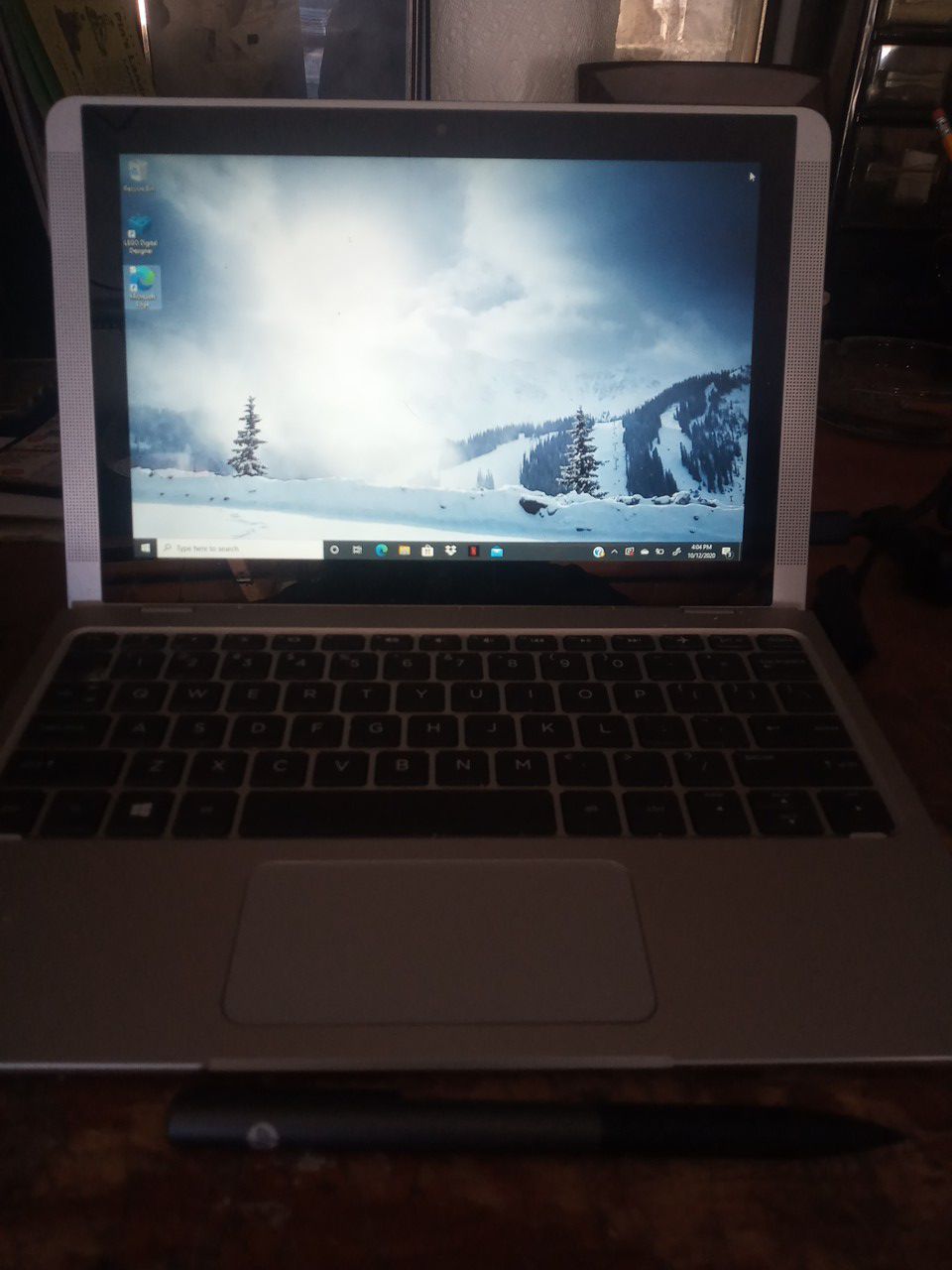 HP X2 Detachable 10-p0XX 2 in 1 laptop