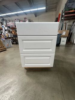 Hampton Bay 24in Assemble 3 Drawer Base Kitchen Cabinet
