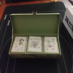 36 Note Cards And Matching Envelopes With Beautiful Box With Clasp