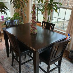 Dining Table w/4 Leather-top Chairs