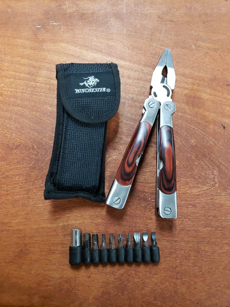 Winchester Multitool And Holster