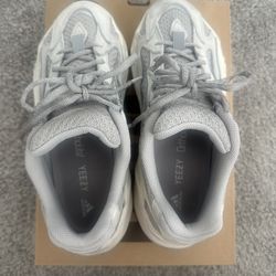 Yeezy Boost 700