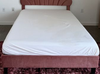 Full Size Mattress – Like New