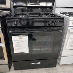 $429(MSRP$679) Hotpoint Gas Range with Electronic Pilotless Ignition and Broiler Drawer