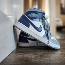 Women's Air Jordan 1 Mid 7.5
