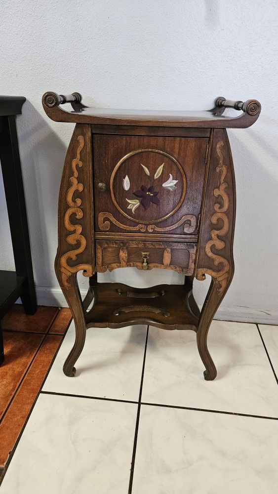 Humidor Cigar Stand Cabinet With Copper Lined Cabinet