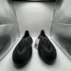 Adidas Yeezy Foam Runner Onyx Size 9 Brand New