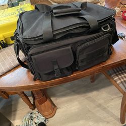 RANGE BAG LIKE NEW! LOTS OF STORAGE! PRICE DROPPED!