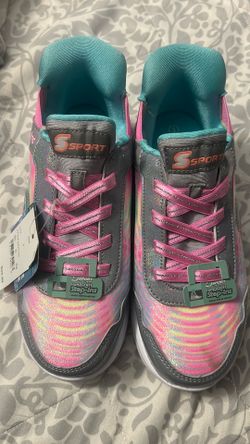 Sketchers girls tennis shoes