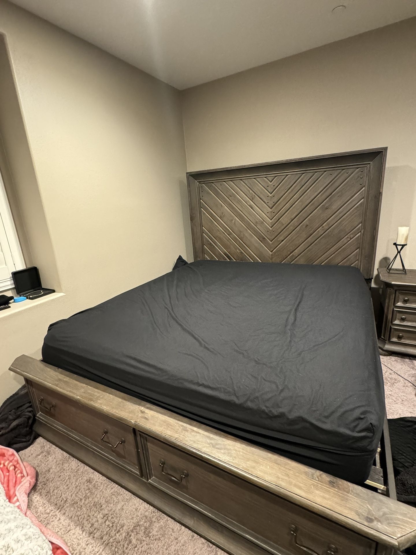 Cal King Bedroom Set