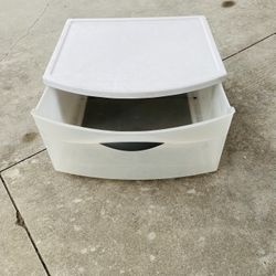 Storage box