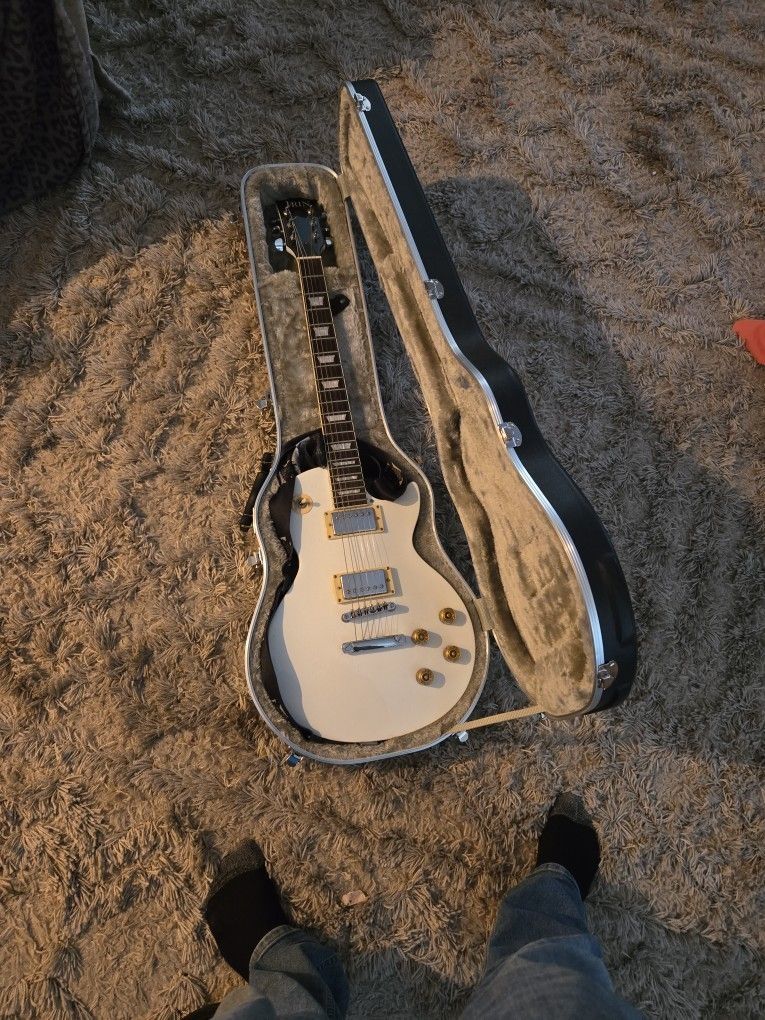 Irin Les Paul Style electric Guitar With Case