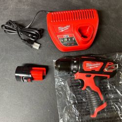 Milwaukee New Kit Drill Driver Battery And Charger Nuevo