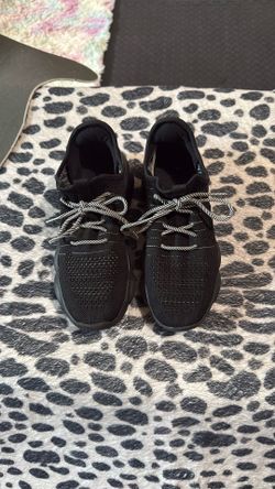 Women’s Tennis Shoes