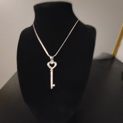 .925 Sterling Silver Necklace With Old Fashioned Key Pendent With Zirconia 