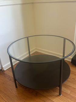 Round tea table
